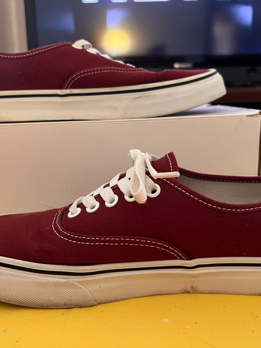 Vans Men's Low-Top Sneakers in Burgundy with White Laces